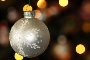 How to Set the Christmas Tree Decoration Properly | Founterior