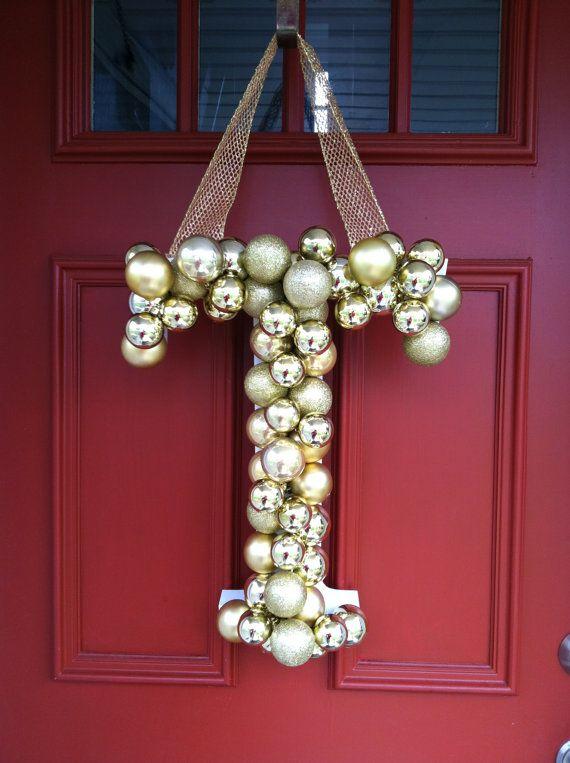 Christmas Door Wreaths for Holiday Spirit | Founterior