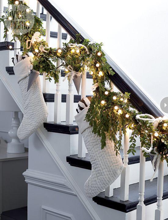 Christmas Garlands Staircase 