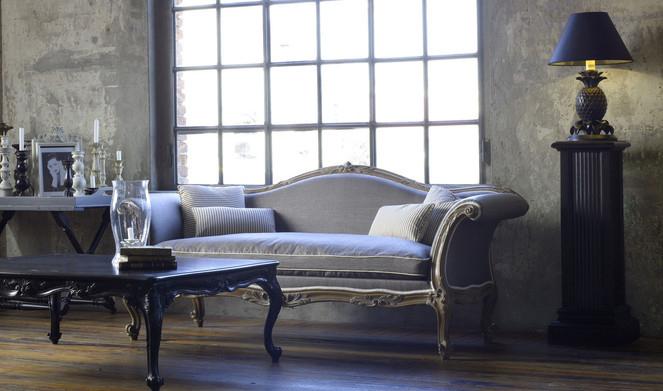 A beautiful sofa by Chelini. A sence of classicism.