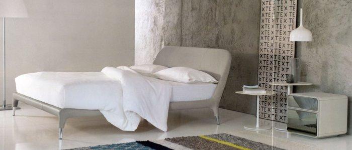 A simple and luxury bedroom by FLOU