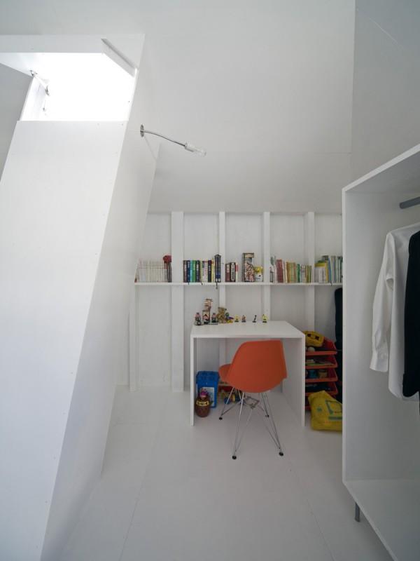 A space with working desk