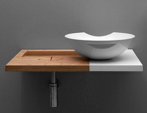 Plugless wooden sink