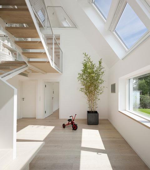 The large windows used in the project let a lot of sunshine into the place.