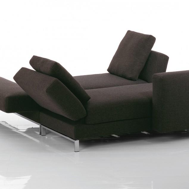 The sofa made by Bruehl has a compeltely elegant and modern lines.