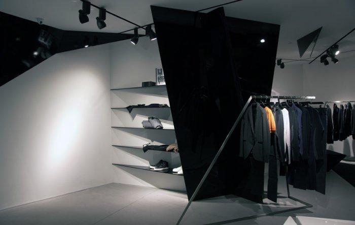 Inside the store, all the minimalistic shapes are able to impress even the most pretentious taste.