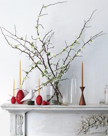 Candle Holder - Easter Decorating Ideas in Pictures & How-To Examples
