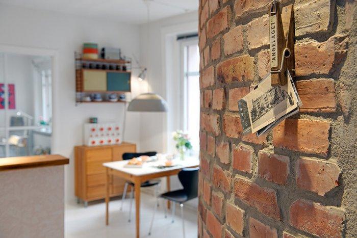 Decorative Elements in a Brick Wall - Bright, Youthful and Cozy Maisonette in Gothenburg