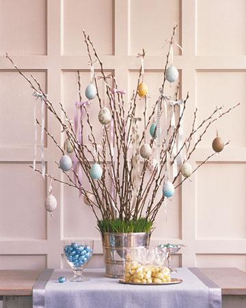 Easter Egg Tree - Easter Decorating Ideas in Pictures & How-To Examples