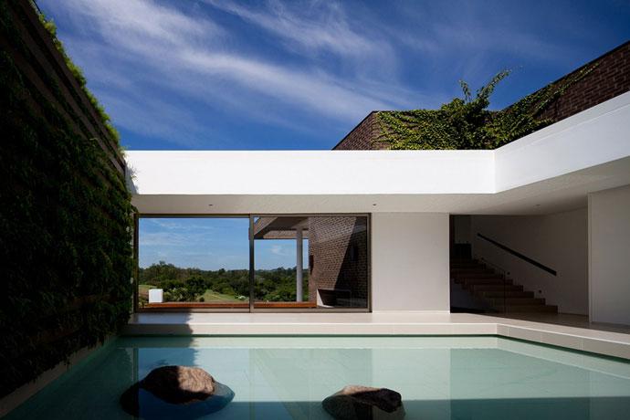 Pond - Luxury Countryside Contemporary House near Sao Paulo
