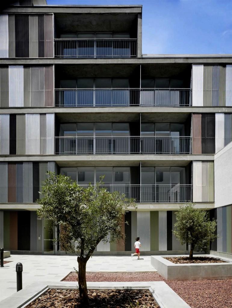 Contemporary Residential Building Architectural Approach | Founterior