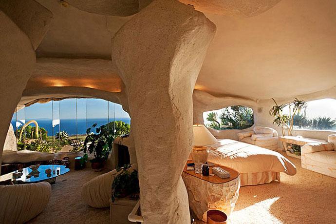 Stone Home Architecture - Fantastic Ocean View House Made of Stone in California 