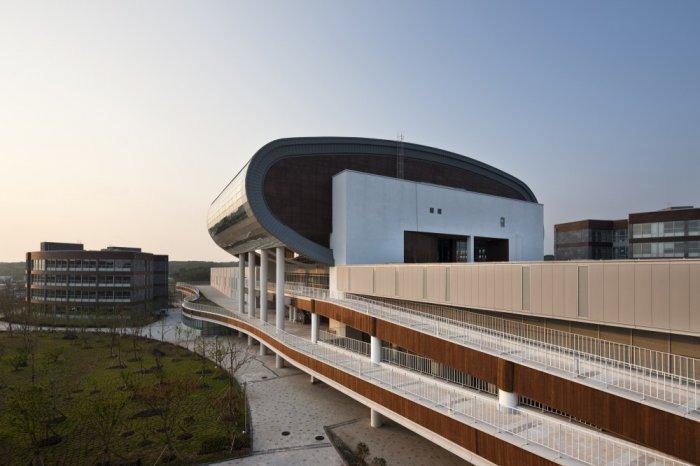 Sustainable Modern School Architectural Design in S. Korea