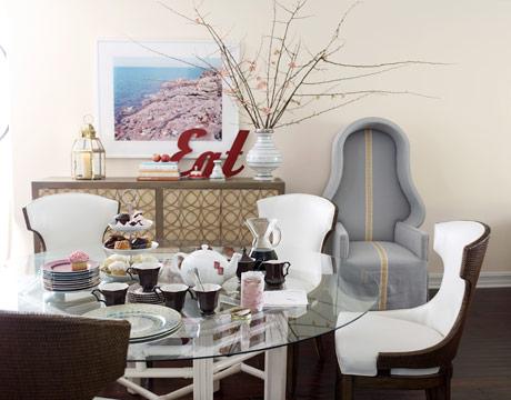 White leather classic dining chairs - 20 Decorating Secrets for your Cozy Home