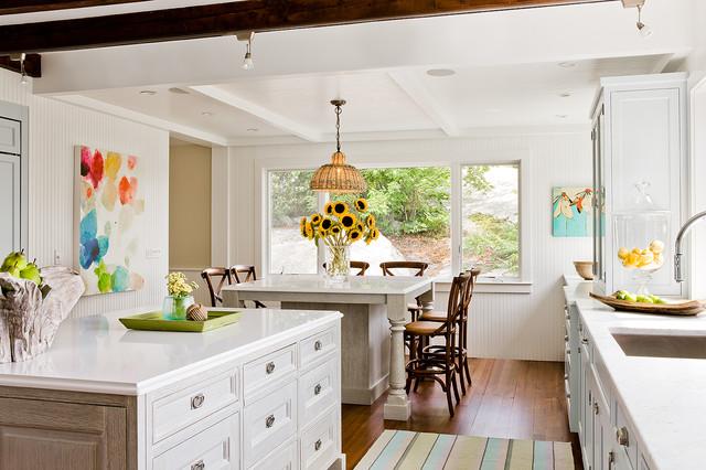 https://founterior.com/wp-content/uploads/2013/06/sunflowers-on-a-kitchen-table.jpg