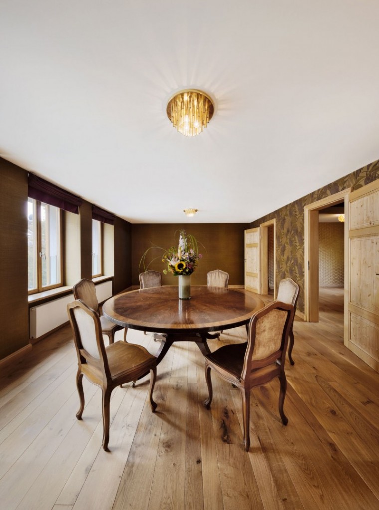 Classical dinner table and chairs - The Contemporary Design of a Three Story Building