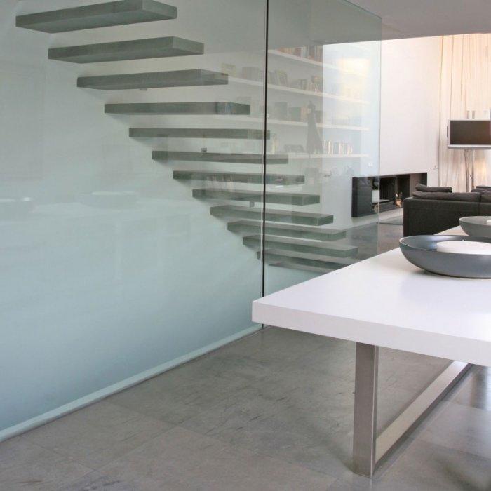 Contemporary glass staircase by Ramon Esteve Studio
