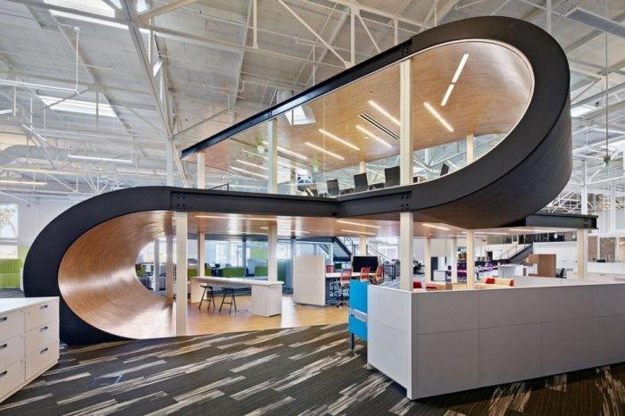 The contemporary office interior design of One Workplace by Design Blitz 