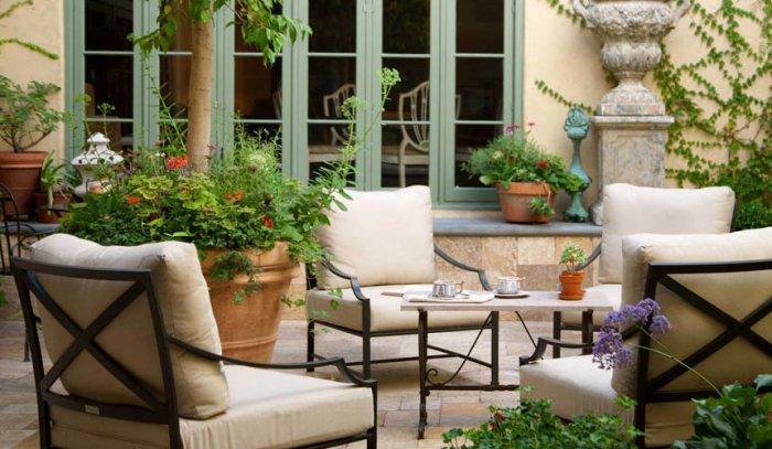 Lovely French Style Garden Design - A Parisian Courtyard