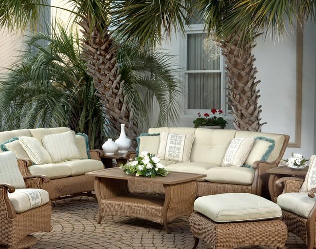 Contemporary Garden And Patio Furniture Arrangement Ideas