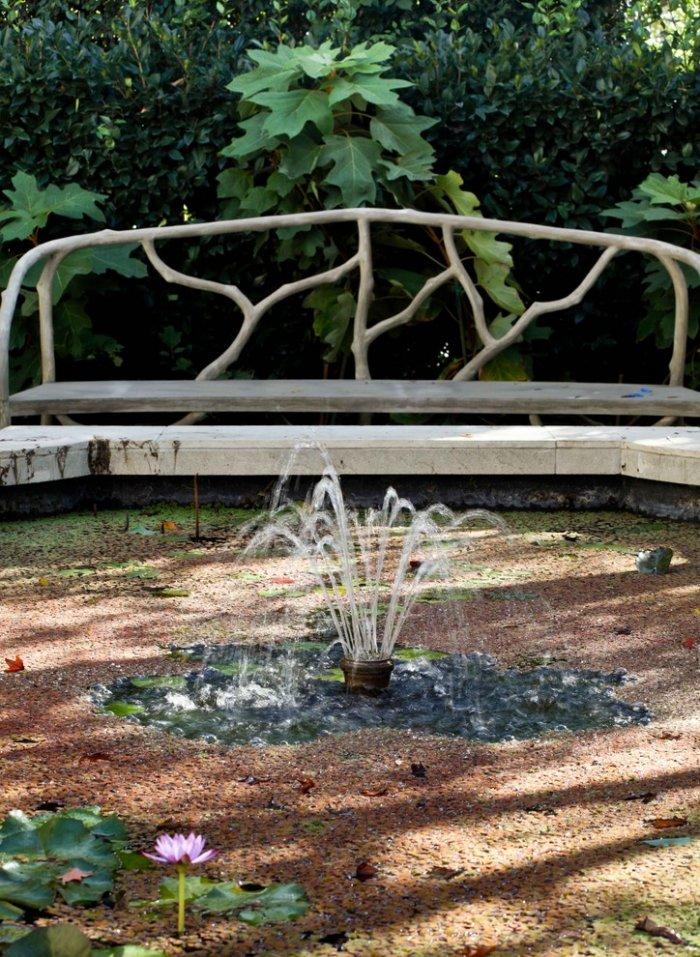 Home garden fountain - Contemporary Garden and Patio Furniture Arrangement Ideas