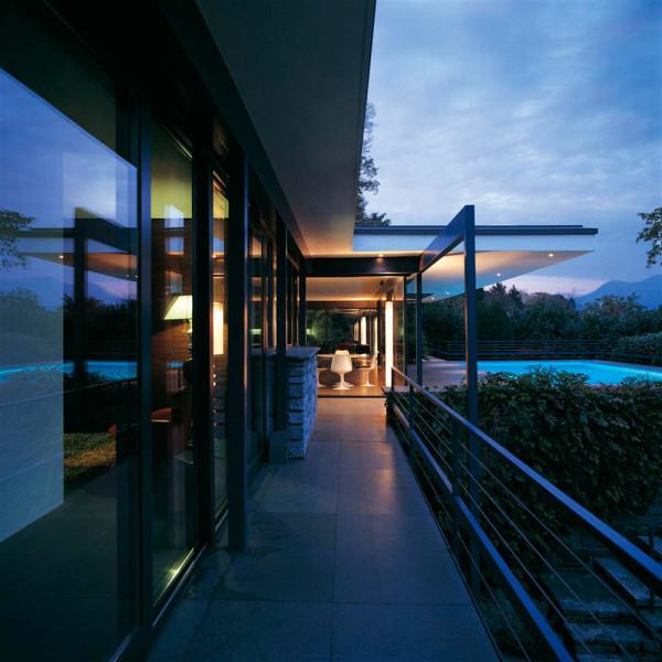 The main terrace leading to the outdoor areas - Minimalist Design by Bruno Klauser