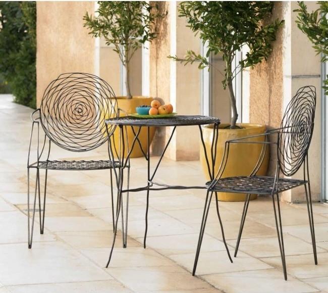 Modern french style garden chairs – Contemporary Patio Furniture Arrangement Ideas