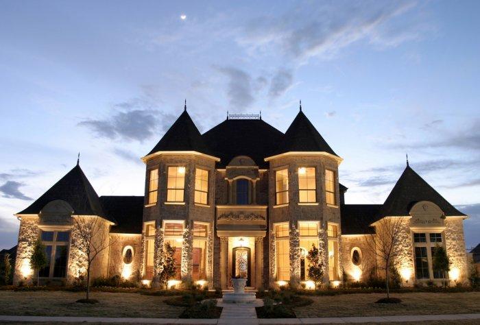  Symmetrical French château luxury mansion Architecture - 14 Amazing Houses
