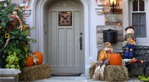 How to Decorate your Outdoor Areas for Halloween