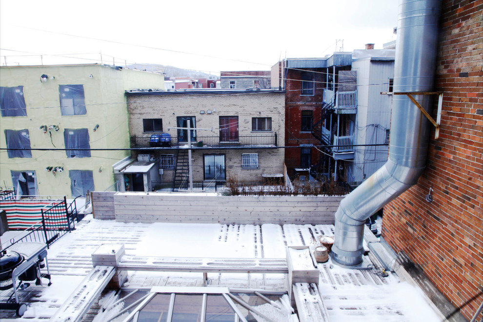 A view from the rooftop terrace - Living in a Romantic Apartment in Montreal 