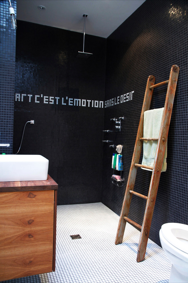 Black and white eclectic bathroom interior design - Living in a Romantic Apartment in Montreal