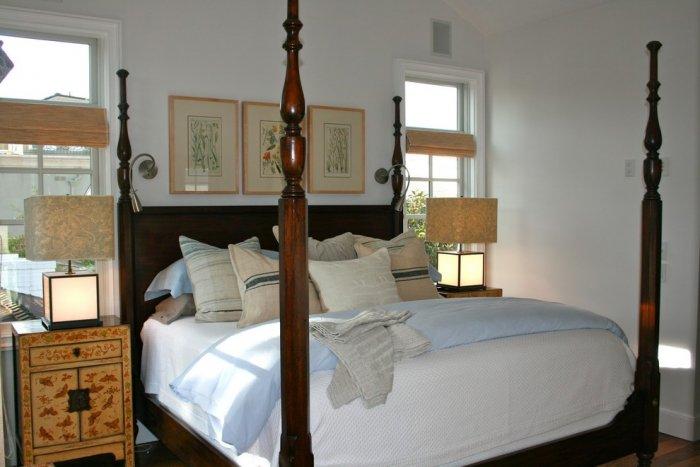 Four-poster bed by Ralph Lauren - Beach Family House in Corona Del Mar, CA