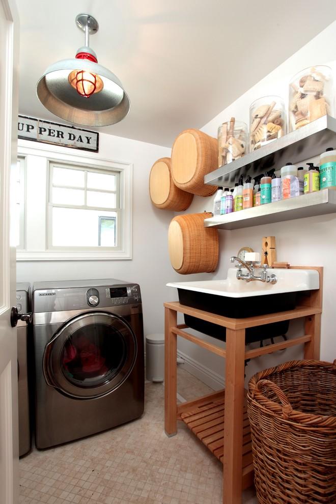 Simple and elegant laundry room with an eclectic touch - Beach Family House in Corona Del Mar, CA