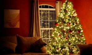 How to Set the Christmas Tree Decoration Properly