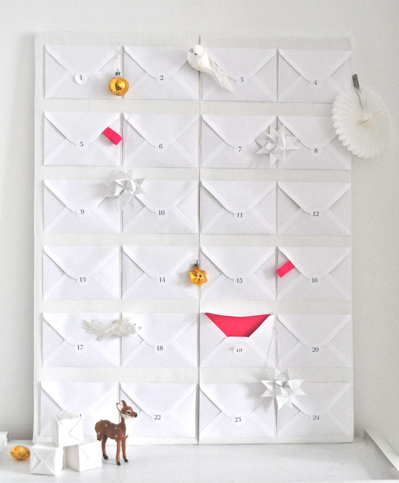 Modern holiday dinner party-1-30 Easy and Simple DIY Christmas Decoration Ideas