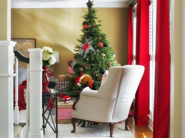 Beautiful classic armchair in a Christmas decorated living room - Stylish Home Decoration Ideas in opposite colors