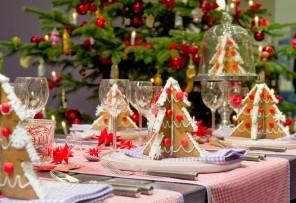 36 Eye-Catching Ideas for Christmas Table Centerpieces