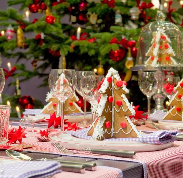 36 Eye-Catching Ideas for Christmas Table Centerpieces