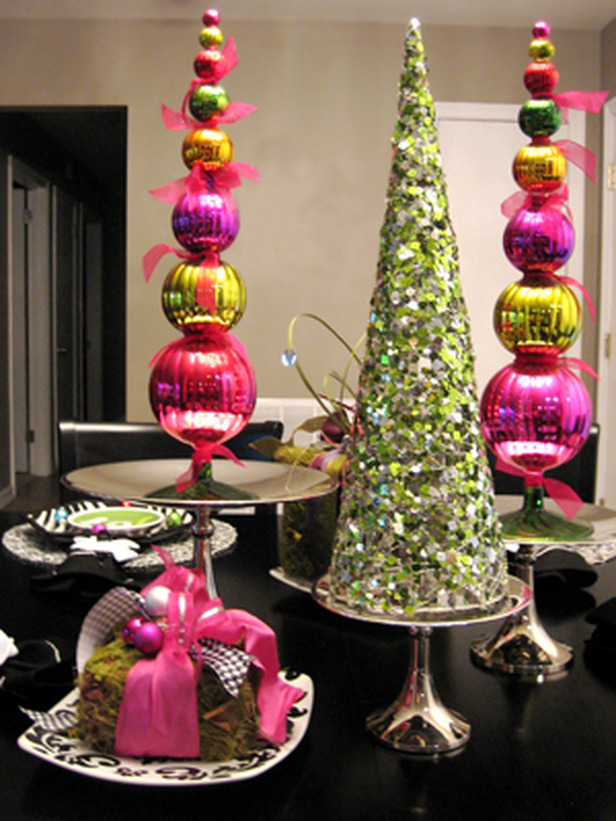 Colorful and Cheery-20 Splendid Christmas Tabletop Ideas for Centerpieces