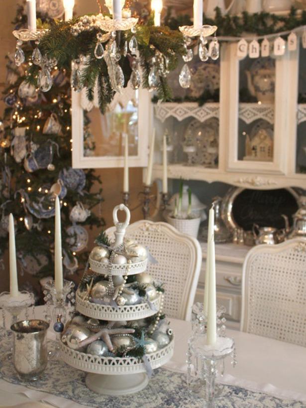 Cottage Christmas -36 Eye-Catching Ideas for a Holiday Table