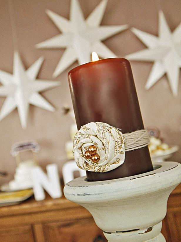 Beautiful dark red Christmas candle - An Elegant holiday Table Setting with DIY Details