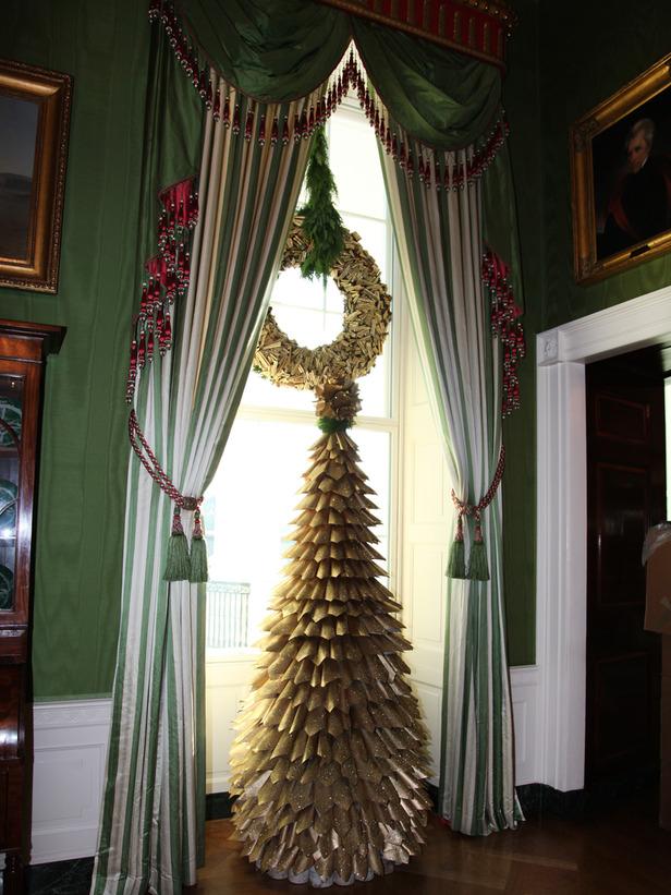 Interesting Christmas tree made of rolled up newspapers - Splendid and Creative DIY Trees