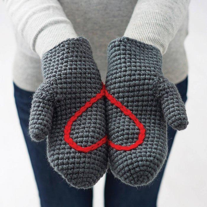 Hidden Heart Mittens- 10 unique and lovely Valentine's Day gift ideas