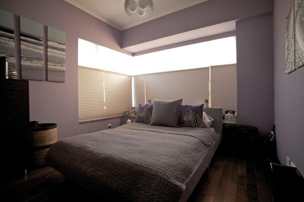 Elegant and stylish bedroom design in pale colors - Simplicity Design by Urban Design & Build Ltd
