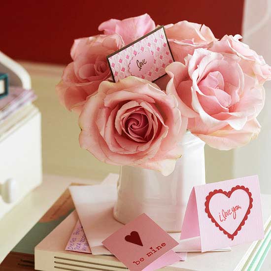 Pink roses with personal romantic message - Easy DIY Handcrafted Valentine's Day Decor