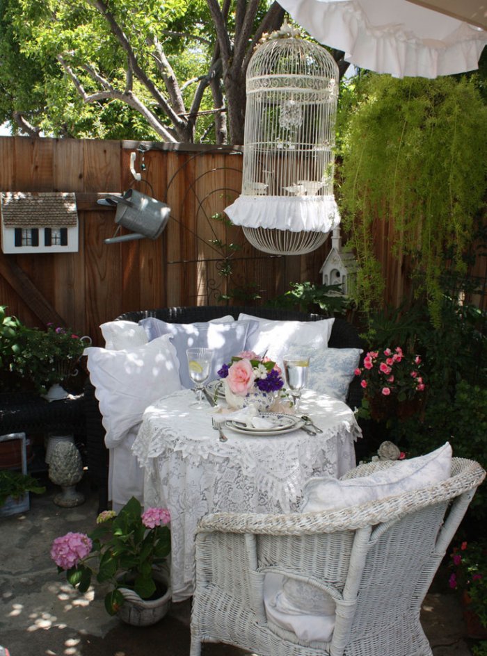 Romantic garden decoration with comfortable furniture - Valentine's Day Ideas and Inspiration