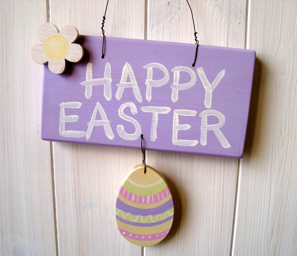 Hand-crafted Happy Easter Sign in purple-12 Atrractive and Amusing Ideas for Home Decorations