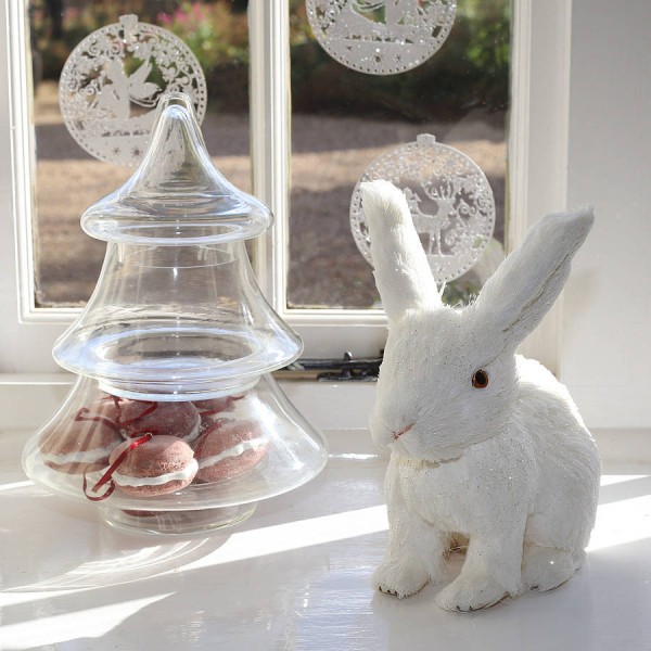 Small Easter Rabbit table centerpiece-12 Atrractive and Amusing Ideas for Home Decorations
