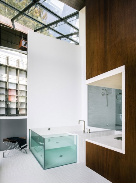 Unique minimalist bathroom-Spectacular Contemporary Glazed Lakeside Home in California