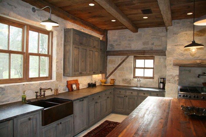 Barn lighting used to create a rustic feeling inside a kitchen - 16 Advices and Examples for Creating a Cozy Atmosphere in the Cooking Areas